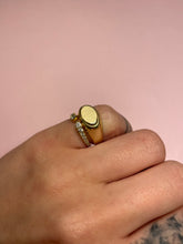 Load image into Gallery viewer, Chubby Oval Signet Ring