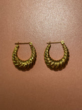 Load image into Gallery viewer, Textured Shrimp Hoops