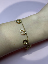 Load image into Gallery viewer, Dangle Heart Station Bracelet
