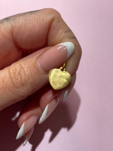 Load image into Gallery viewer, 3D Kissing Angel Cherubs Heart Mini Pendant
