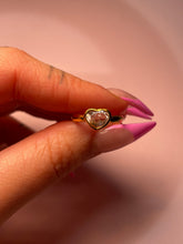 Load image into Gallery viewer, Sapphire Heart Bezel Band
