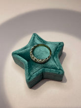 Load image into Gallery viewer, WG Diamond Border Dome Band
