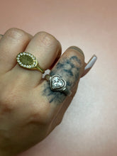 Load image into Gallery viewer, Crystal Heart Ring
