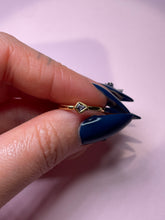 Load image into Gallery viewer, Purple Blue Prism Spinel Baby Bezel Band
