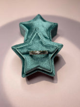 Load image into Gallery viewer, WG Diamond Border Dome Band
