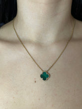 Load image into Gallery viewer, Malachite Solitaire Flower Motif Necklace
