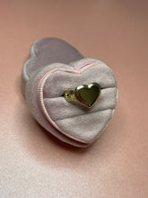 Load image into Gallery viewer, Wide Heart Curb Ring
