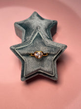 Load image into Gallery viewer, Sapphire Heart Bezel Band
