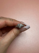 Load image into Gallery viewer, Crystal Heart Ring
