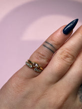 Load image into Gallery viewer, Oval Pink Spinel Baby Bezel Band
