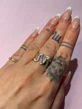Load image into Gallery viewer, Chunky Vintage Diamond N Ring

