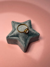 Load image into Gallery viewer, Sapphire Heart Bezel Band
