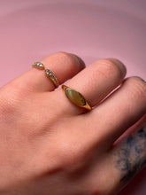 Load image into Gallery viewer, Oval Signet Ring
