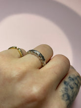 Load image into Gallery viewer, WG Diamond Border Dome Band
