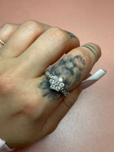 Load image into Gallery viewer, Diamond Flower Ring

