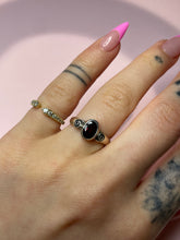 Load image into Gallery viewer, Garnet Scroll Ring
