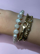Load image into Gallery viewer, Chunky FW Pearl Bracelet
