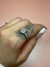 Load image into Gallery viewer, Diamond Flower Ring
