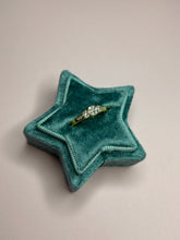 Load image into Gallery viewer, Flower Diamond Band
