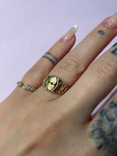 Load image into Gallery viewer, Y2K Double Heart Ring
