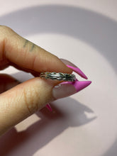 Load image into Gallery viewer, WG Diamond Border Dome Band

