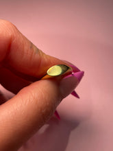 Load image into Gallery viewer, Oval Signet Ring
