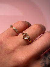 Load image into Gallery viewer, Sapphire Heart Bezel Band
