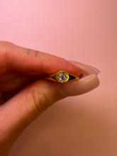 Load image into Gallery viewer, Starset Blue Sapphire Round Signet Ring
