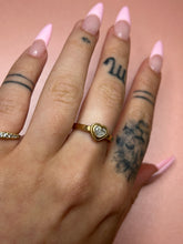 Load image into Gallery viewer, Diamond Heart Bezel Band
