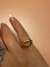 Load image into Gallery viewer, Ribbed Heart Cut Out Ring
