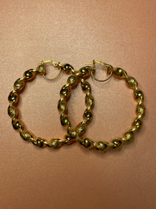 Large Twist Hoops