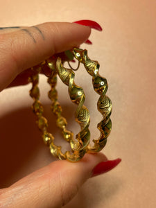 Large Twist Hoops