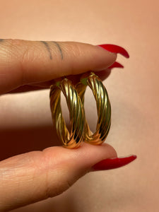 Medium Thick Twist Hoops