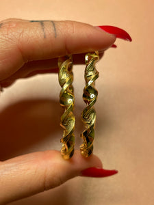 Large Twist Hoops