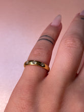 Load image into Gallery viewer, 3 Diamond Domed Band
