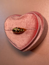 Load image into Gallery viewer, Diamond Shrimp Ring
