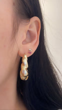 Load image into Gallery viewer, Chunky Graduated Twist Hoops

