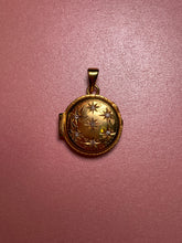 Load image into Gallery viewer, Starset Diamond Locket
