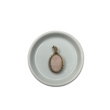 Load image into Gallery viewer, Cameo Girl
