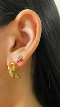 Load image into Gallery viewer, Diamond Link Hoops
