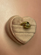 Load image into Gallery viewer, Ribbed Marquise Diamond
