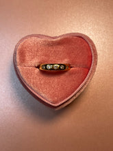 Load image into Gallery viewer, 5 Diamond Domed Band
