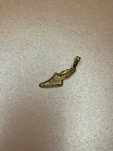 Load image into Gallery viewer, Sneaker with wings
