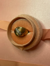 Load image into Gallery viewer, Chunky Ribbed Diamond Dome
