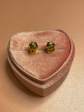 Load image into Gallery viewer, 22K Diamond Flower Studs
