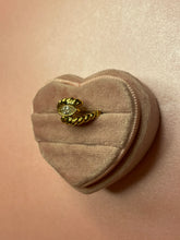 Load image into Gallery viewer, Ribbed Marquise Diamond
