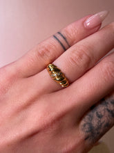 Load image into Gallery viewer, Diamond Shrimp Ring
