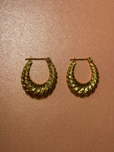 Load image into Gallery viewer, Textured Shrimp Hoops
