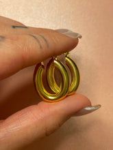 Load image into Gallery viewer, Chunky Oval Hoops
